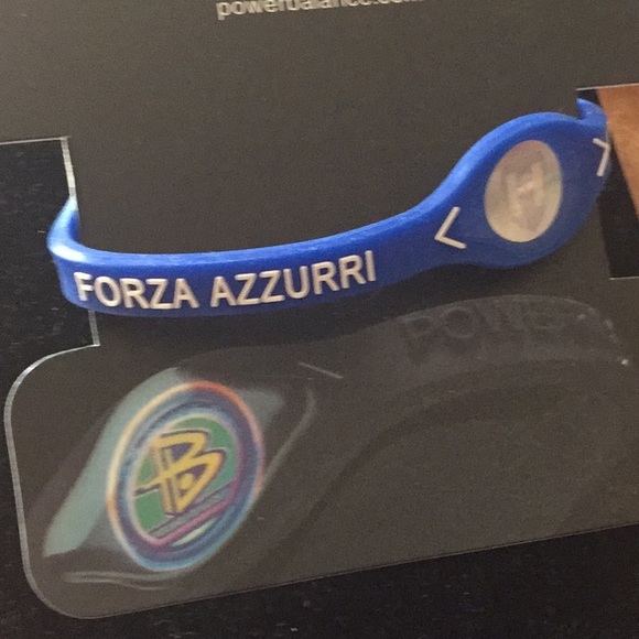 ⬇️Price Dropped ⬇️🛍2 for $30🛍Soccer Forza Azzurri power balance bracele… - Picture 2 of 3